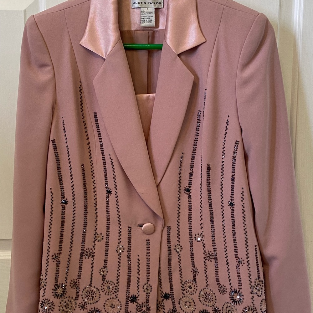 Women skirt set with top and inner piece.